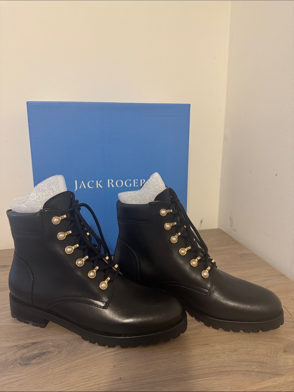 NWT Jack Rogers Black Leather Lace-Up Ankle Boots w/ Gold Hardware Peyton Pearl